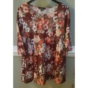 🌴5 for $25🌴Vibe sportswear floral tunic top